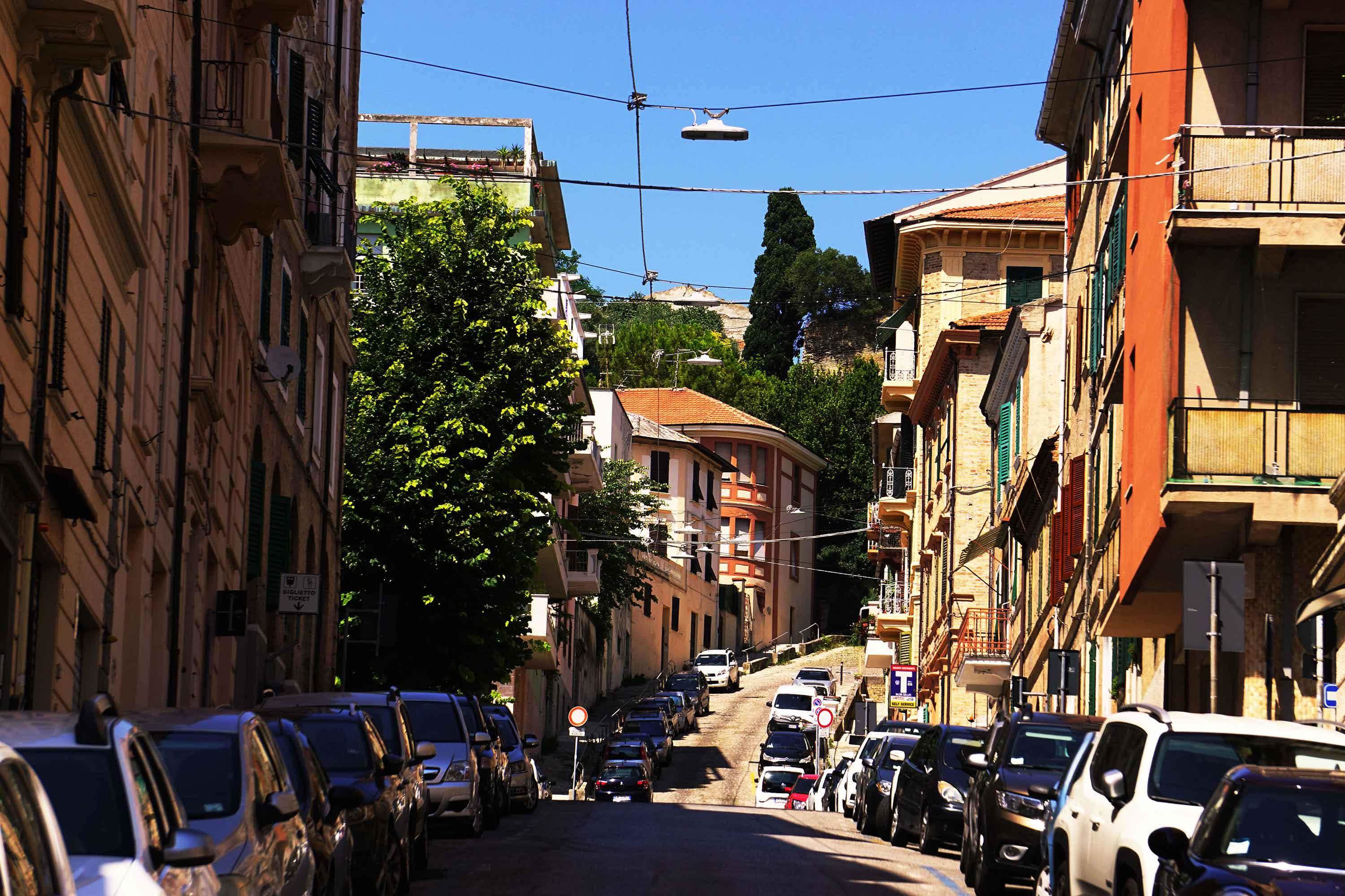 Scopri Facoltà universitarie nelle Marche Scopri Facoltà universitarie nelle Marche